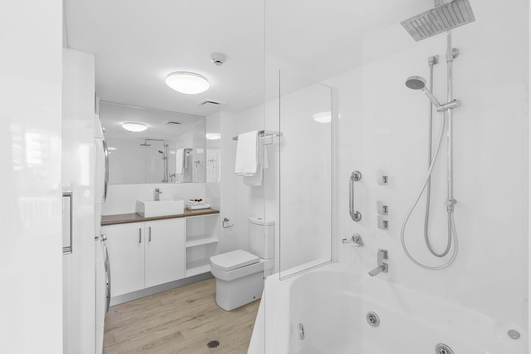 Bathroom 5, Surf Parade Resort, Gold Coast
