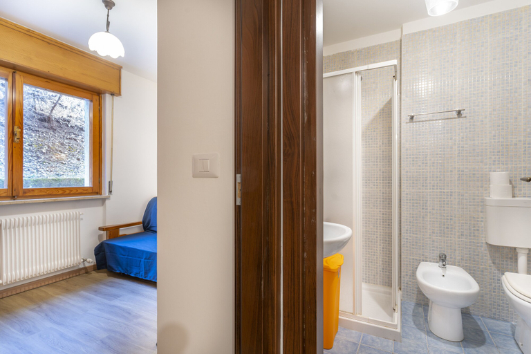 Bathroom 4, Modern APT in Tarvisio - 2 steps from the cycle route, Udine