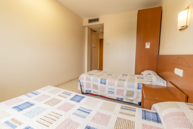 Bedroom 3, Hotelet elRetiro, Tarragona