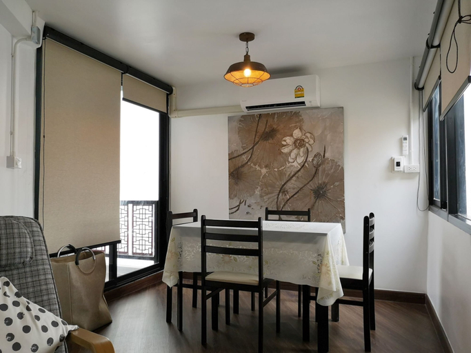 Others 4, Aunny House, Bang Rak