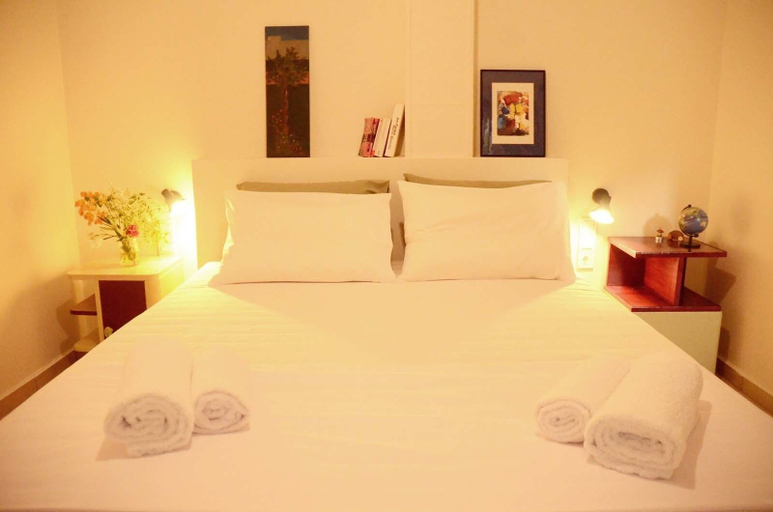 Bedroom 2, Circle Inn, Attica