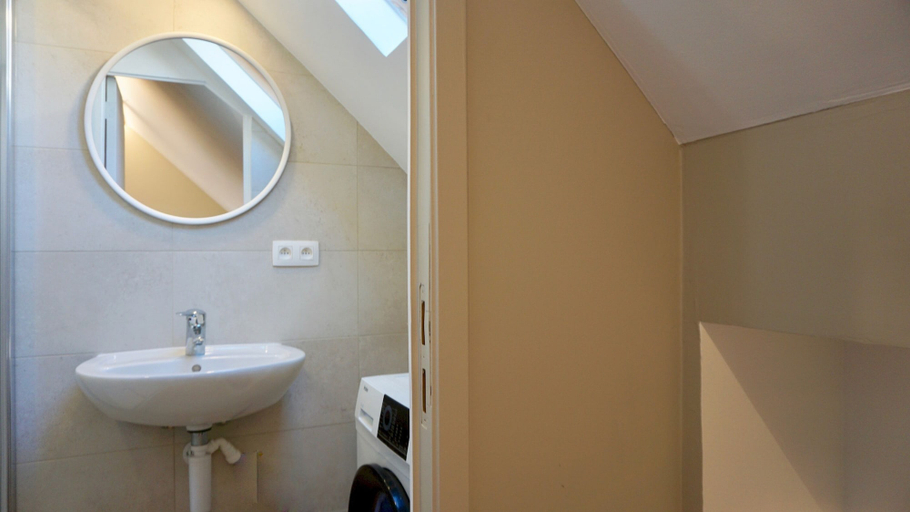 Bathroom 3, Unit 8 - Charming Loft Apt. Near Avenue Louise, Bruxelles