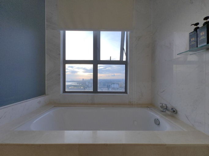 Bathroom 16