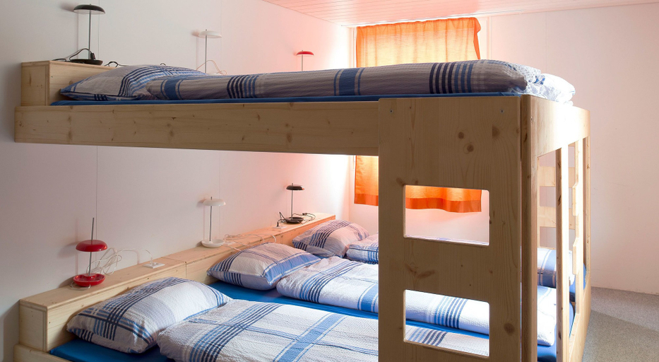 Bedroom 5, Mountain Lodge Backpackercamp, Obersimmental