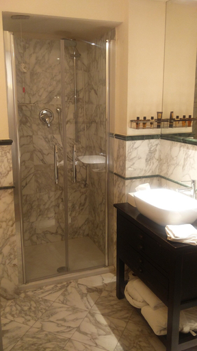 Bathroom 5, Royal Palace Luxury Suites & Hotel, Torino