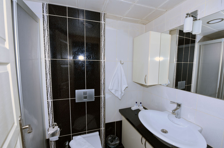 Bathroom 5, Beyaz Kosk Hotel, Kadıköy