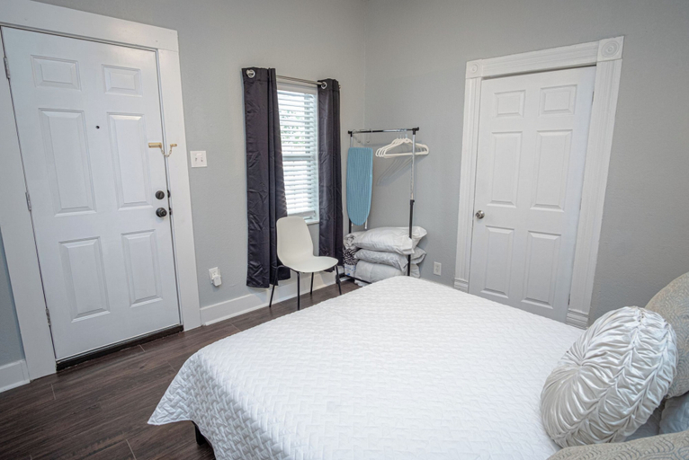 Bedroom 2, Classic 1br/1ba Charming Apt w/ Modern Upgrades, Bexar
