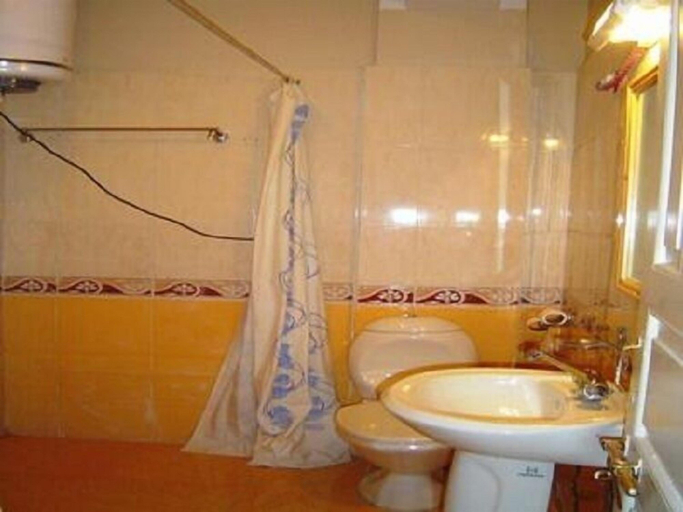 Bathroom, Hotel New Singye, Chang