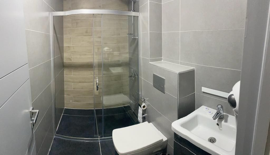 Bathroom 4, Grand As Hotel, Kadıköy