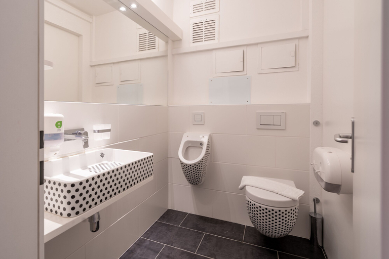 Bathroom 3, Kaiser Max Design Appartements, Innsbruck