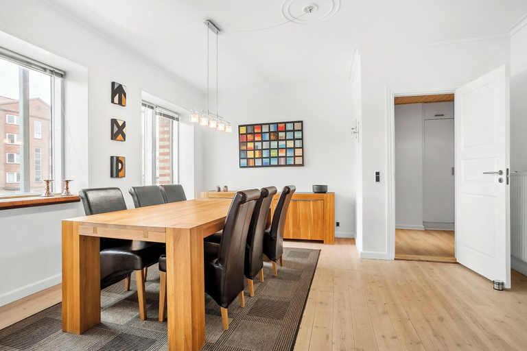 Dining 3, Cozy 2-bed Apartment in Aalborg, Aalborg