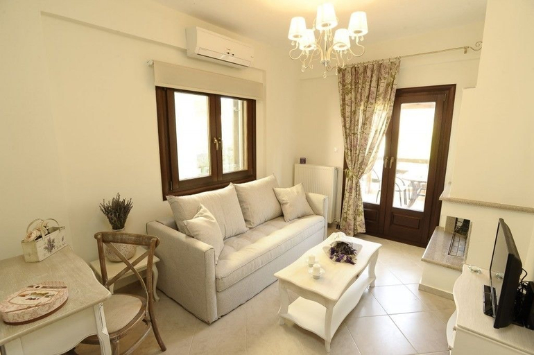 Others 5, Levantes Villas, Thessaly