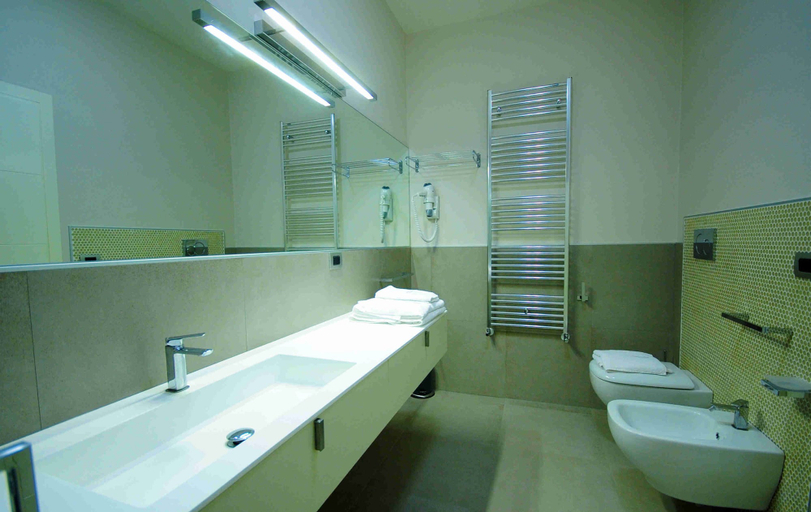 Bathroom 3, Tenuta Espada Apartments, Lecce