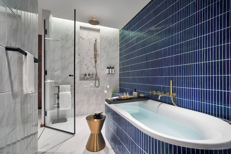 Bathroom 5, The Yacht Hotel by DC, Hạ Long