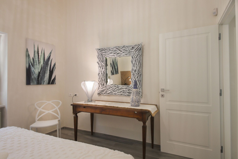 Bedroom 3, Villa Cavuzzi, Bari