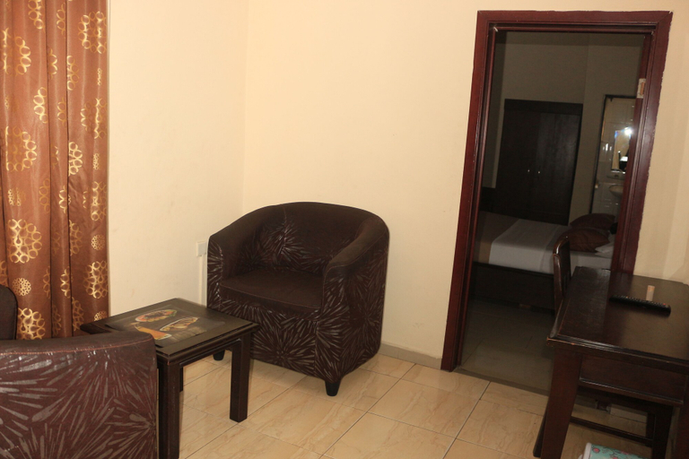 Others 4, Liz Ani Hotel Annex, Calabar