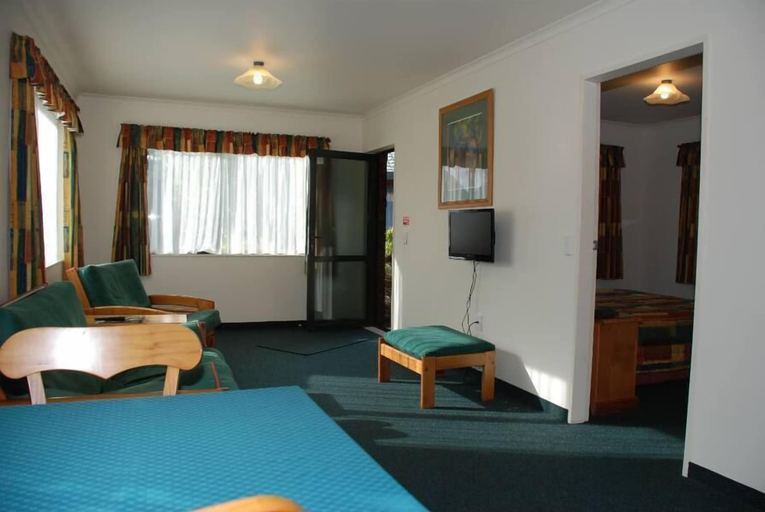 Bedroom 2, Cottage Park Motor Lodge and Conference Centre, Kapiti Coast