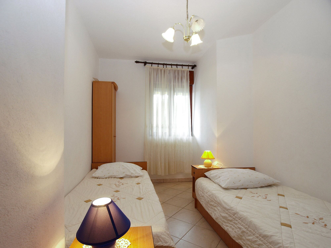 Bedroom 2, Apartment 1858, Fažana