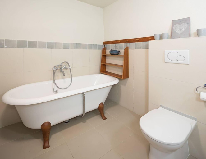 Bathroom 4, Old Tree Villa, Jelsa