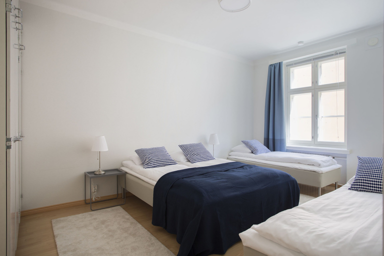 Bedroom 3, 2ndhomes 2BR apartment by the Esplanade Park, Uusimaa