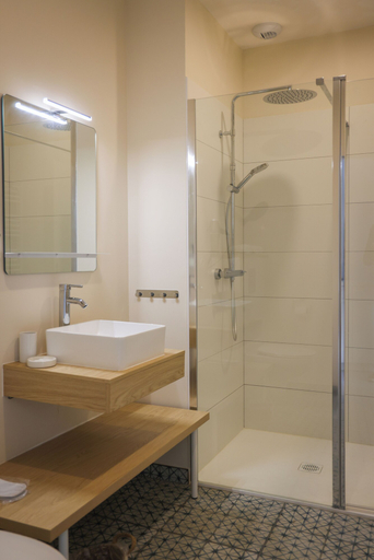 Bathroom 5, Maison d'hôtes Perbos 1556, Pyrénées-Atlantiques
