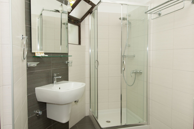 Bathroom 4, Lido Hotel, Peloponnese