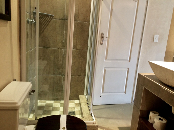 Bathroom 4, Harfield Guest Villa, City of Cape Town