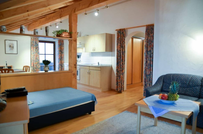 Bedroom 5, Hotel Restaurant Alpenhof, Traunstein