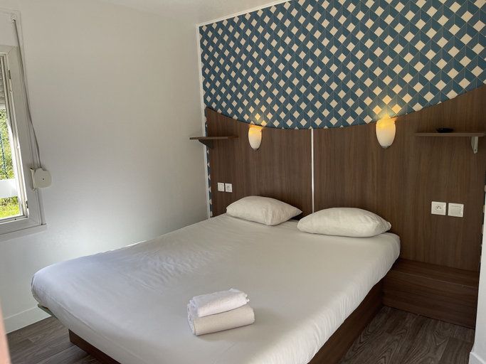 Bedroom 4, Kyriad Direct Rouen Sud - Val de Reuil, Eure
