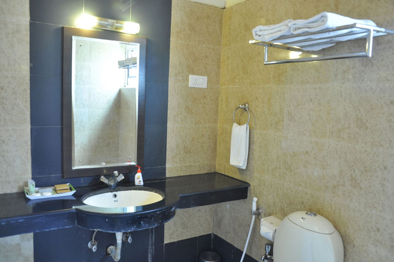 Bathroom 3, Sabol Holiday Resorts, The Nilgiris