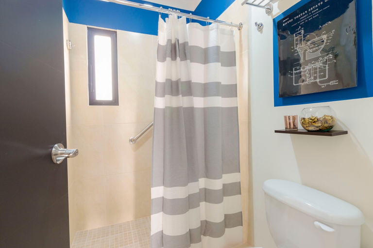 Bathroom 4, Breezy & Bright Full Apartment, Benito Juárez