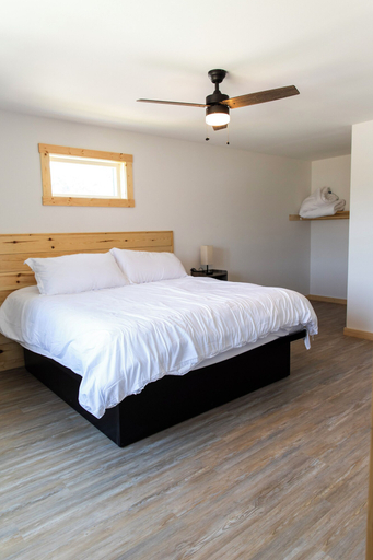 Bedroom 2, Bluffside Gardens, Winneshiek