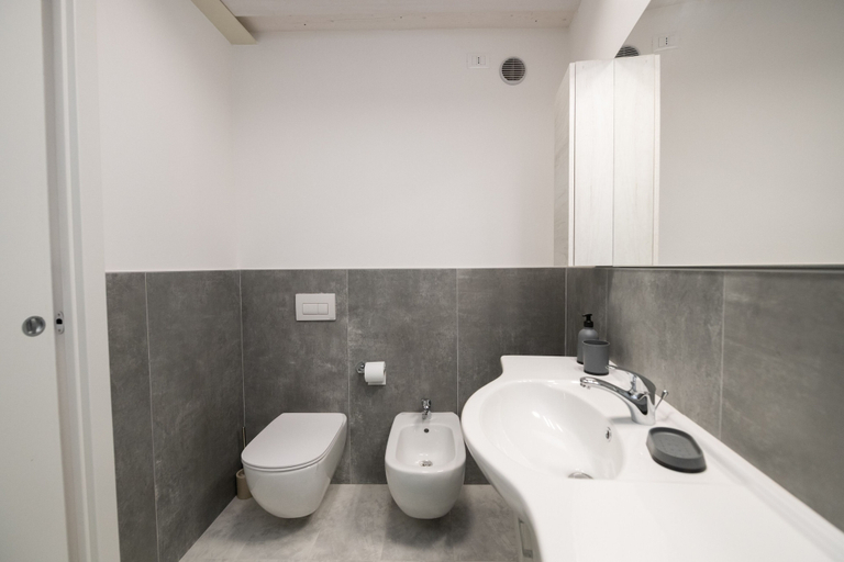 Bathroom 4, Appartamento Al Campanile, Brescia
