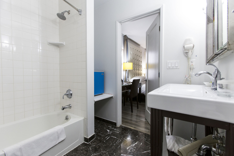 Bathroom 5, L.A. Sky Boutique Hotel, Los Angeles