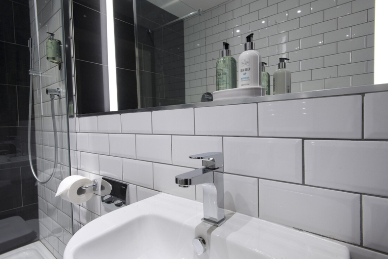 Bathroom 3, Urban Quarters Serviced Apartments, Dundee