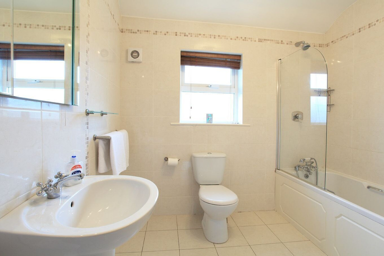 Bathroom, Ardmullen 4 bed Walnut