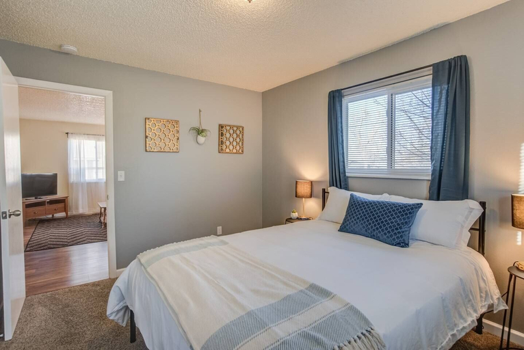 Bedroom 3, 2BR Aptmt Parks Private Deck, Mountain Views!, El Paso