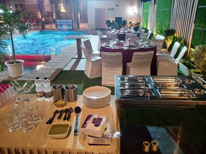 Food & Drinks 3, Primeland Hotel, Varanasi