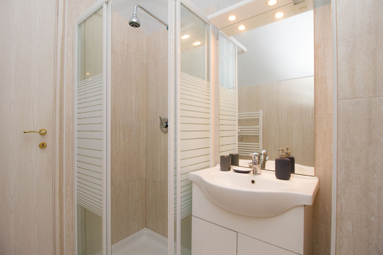 Bathroom, Be Apartments Giustiniano, Milano