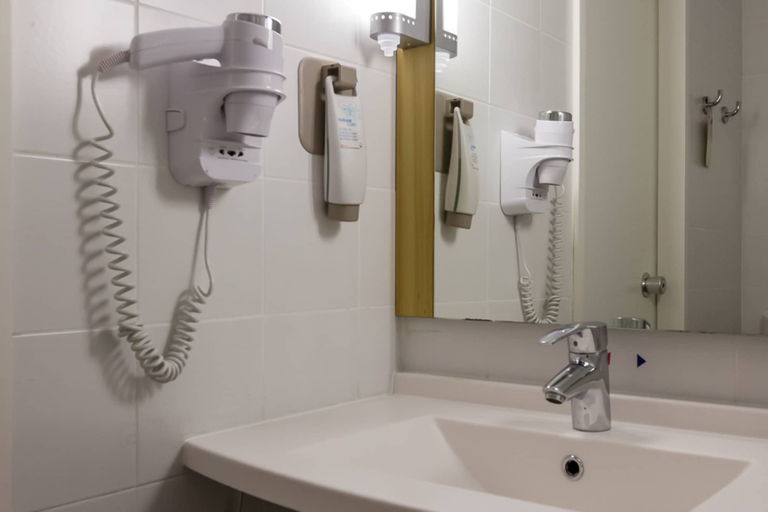 Bathroom 5, ibis Coimbra Centro, Coimbra