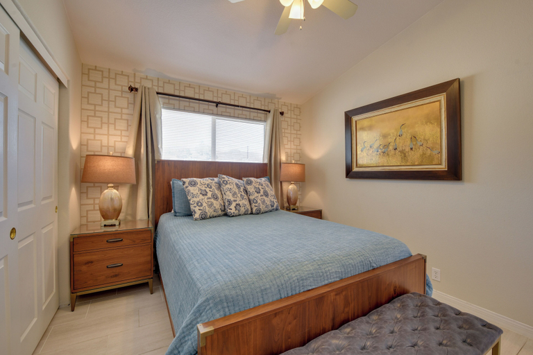 Bedroom 3, Updated Abode: 22 Mi to Joshua Tree National Park!, San Bernardino