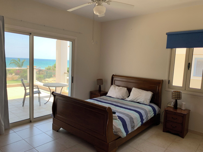 Bedroom 3, Beachfront Family Holiday Villa Perivolia, Larnaca