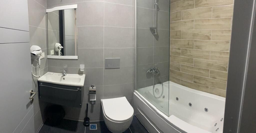 Bathroom 4, Grand As Hotel, Kadıköy