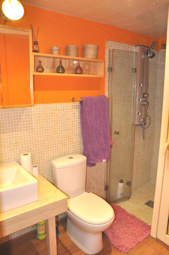 Bathroom 4, Cloe Mar, Barcelona