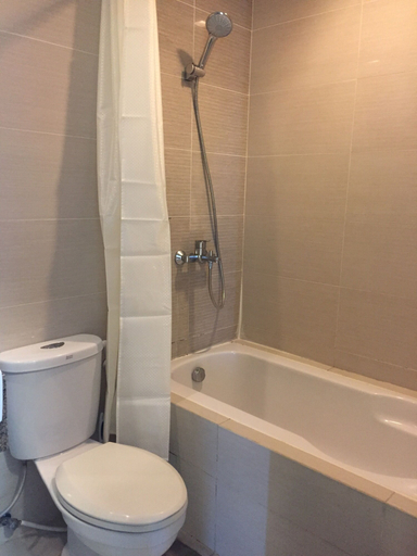 Bathroom 4, The Mactan Newtown, Lapu-Lapu City