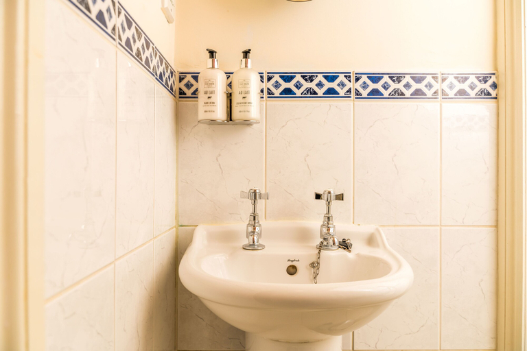 Bathroom 5, Oldfields House, Bath and North East Somerset