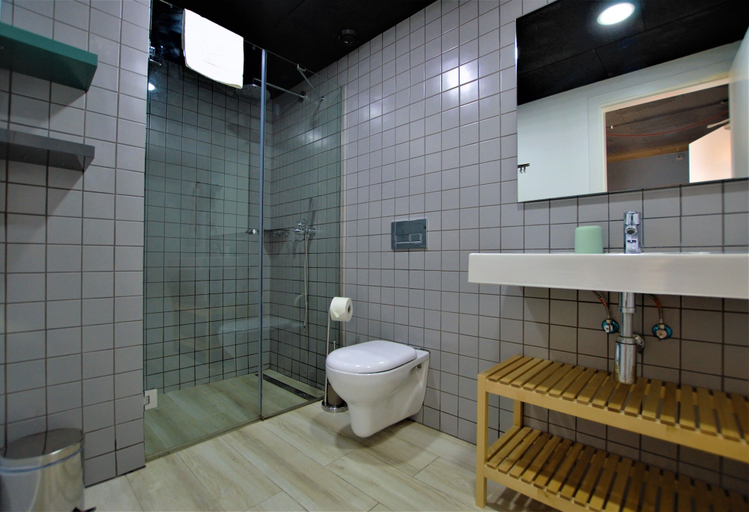 Bathroom 3, Brick Palma, Baleares