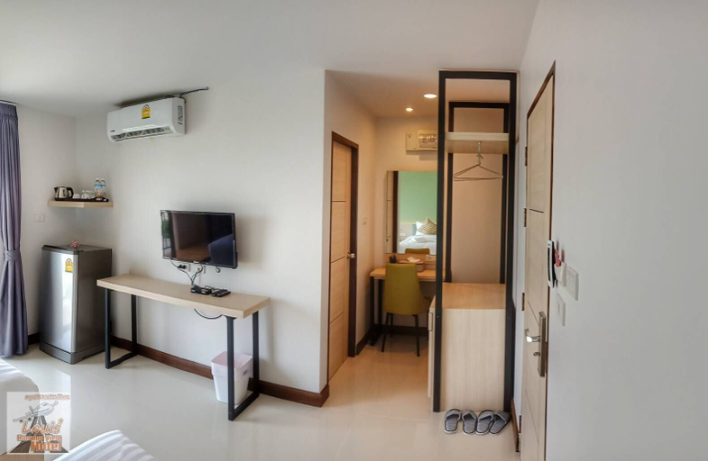 Bedroom 3, Louis' Runway View Hotel, Phuket Island