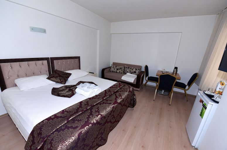 Bedroom 2, Beyaz Kosk Hotel, Kadıköy
