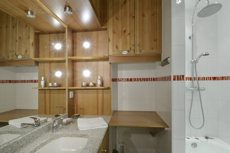 Bathroom 3, OIP Plagne Bellecôte, Savoie